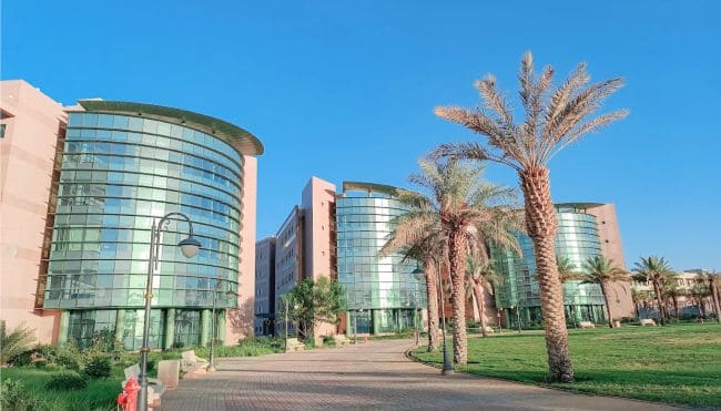 gambar kampus Tabuk University Arab Saudi 2026